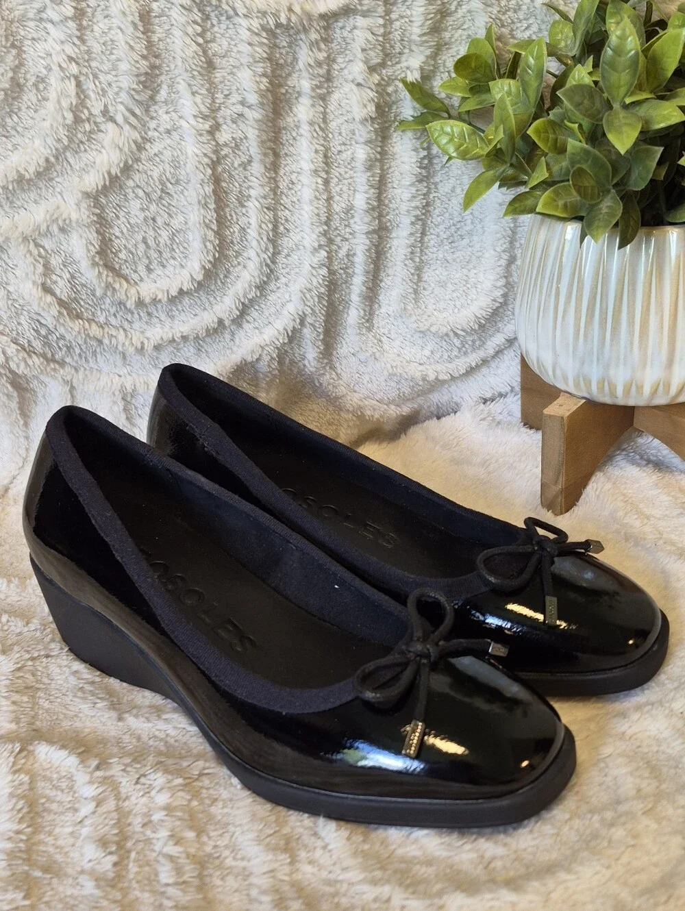 Aerosoles Tema Wedge Ballet Shoes Slip-On Black Patent Bow Detail Comfort Sz 8.5